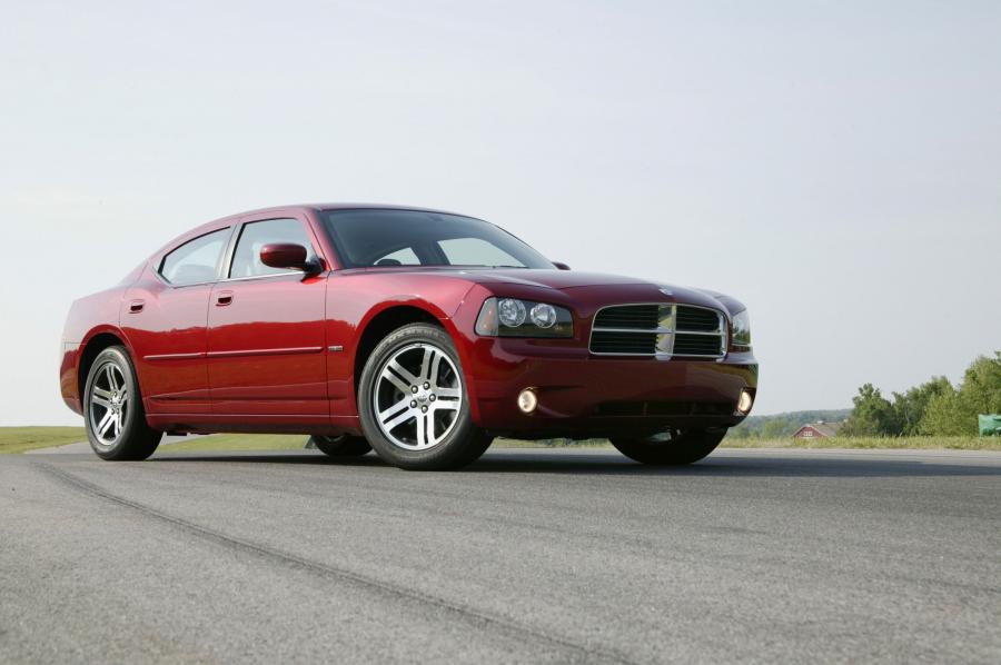  Dodge Charger R/T 2005 года  (фото 29 из 81)